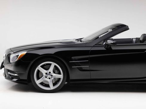 Used 2014 Mercedes-Benz SL 550 image 33