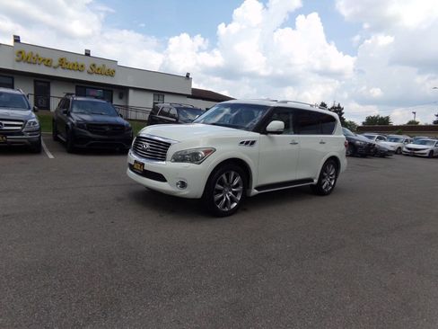 Used 2013 INFINITI QX56 4WD w/ Deluxe Touring Pkg image 1