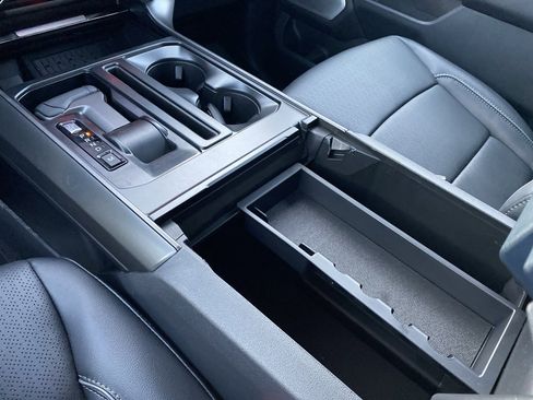 New 2025 Ford F150 Lariat w/ Equipment Group 502A High image 15