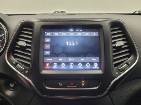 Used 2021 Jeep Cherokee Latitude Lux w/ Comfort/Convenience Group image 25