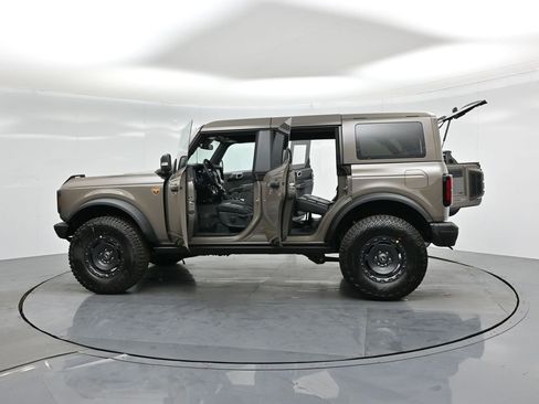 New 2025 Ford Bronco Badlands image 35