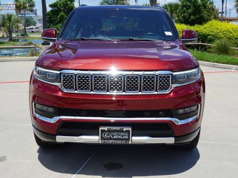Used 2022 Jeep Grand Wagoneer Series III w/ Flexible Seating Group AWD/4WD image 2