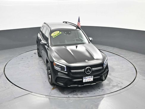 Used 2022 Mercedes-Benz GLB 250 4MATIC image 26