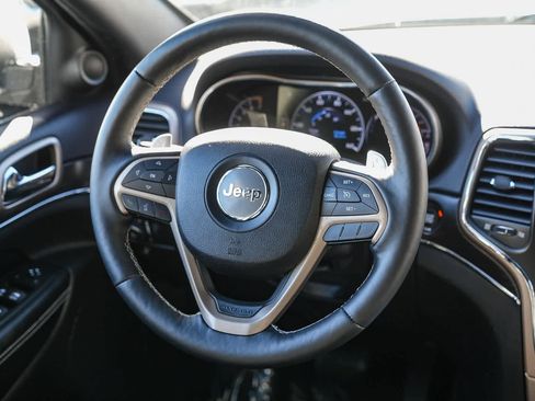 Used 2017 Jeep Grand Cherokee Limited image 12