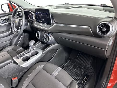 Used 2025 Chevrolet Blazer LT AWD/4WD image 30