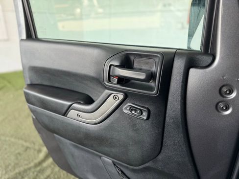 Used 2018 Jeep Wrangler Unlimited Sport S image 22