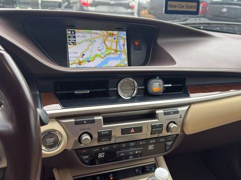 Used 2018 Lexus ES 350 w/ Navigation System Package image 13