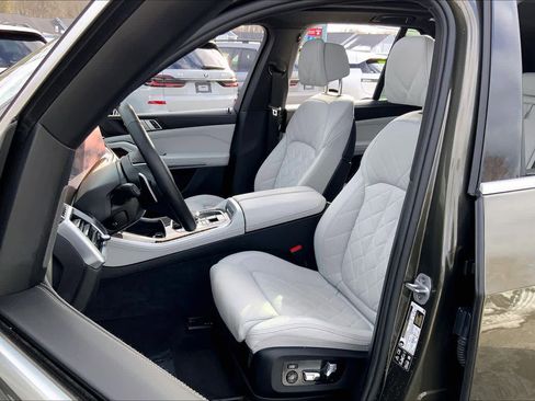 Certified 2025 BMW X5 xDrive40i w/ Climate Comfort Package image 7