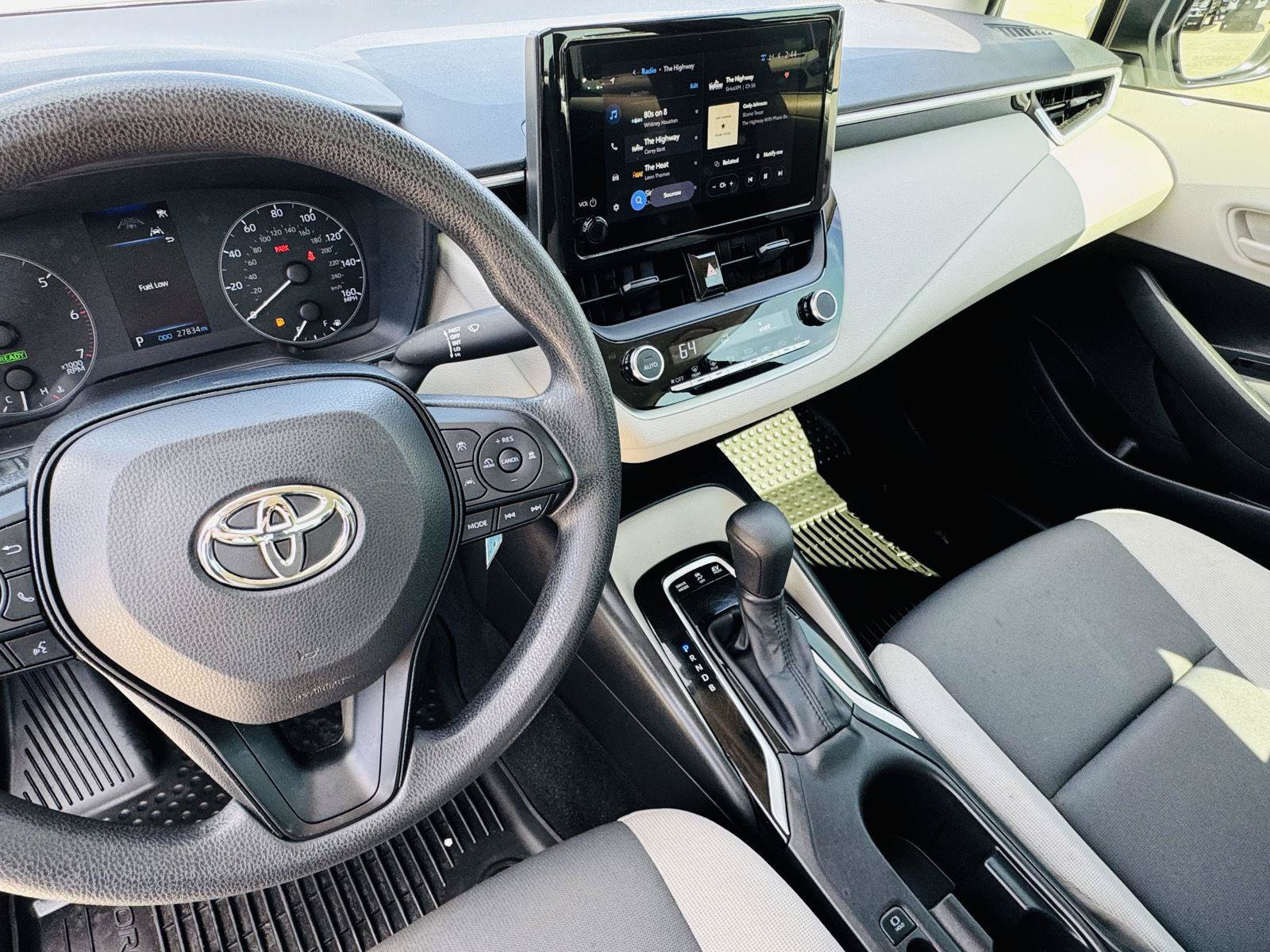 Used 2025 Toyota Corolla LE FWD image 10