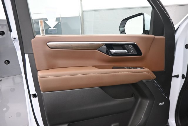 New 2026 Chevrolet Tahoe High Country AWD/4WD image 9