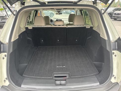 Certified 2023 Nissan Rogue SV FWD image 25