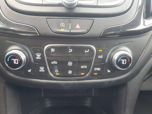 Used 2023 Chevrolet Equinox RS w/ RS Leather Package AWD/4WD image 26