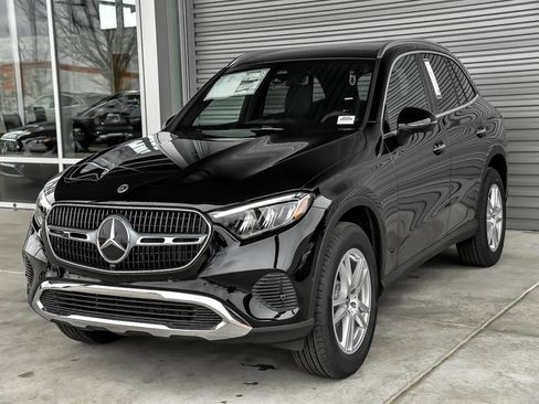 Certified 2025 Mercedes-Benz GLC 300 4MATIC image 3