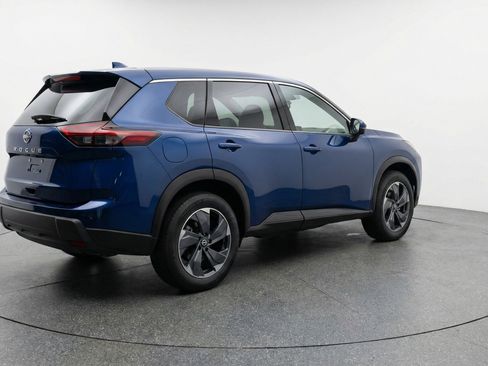 Used 2025 Nissan Rogue SV FWD image 9