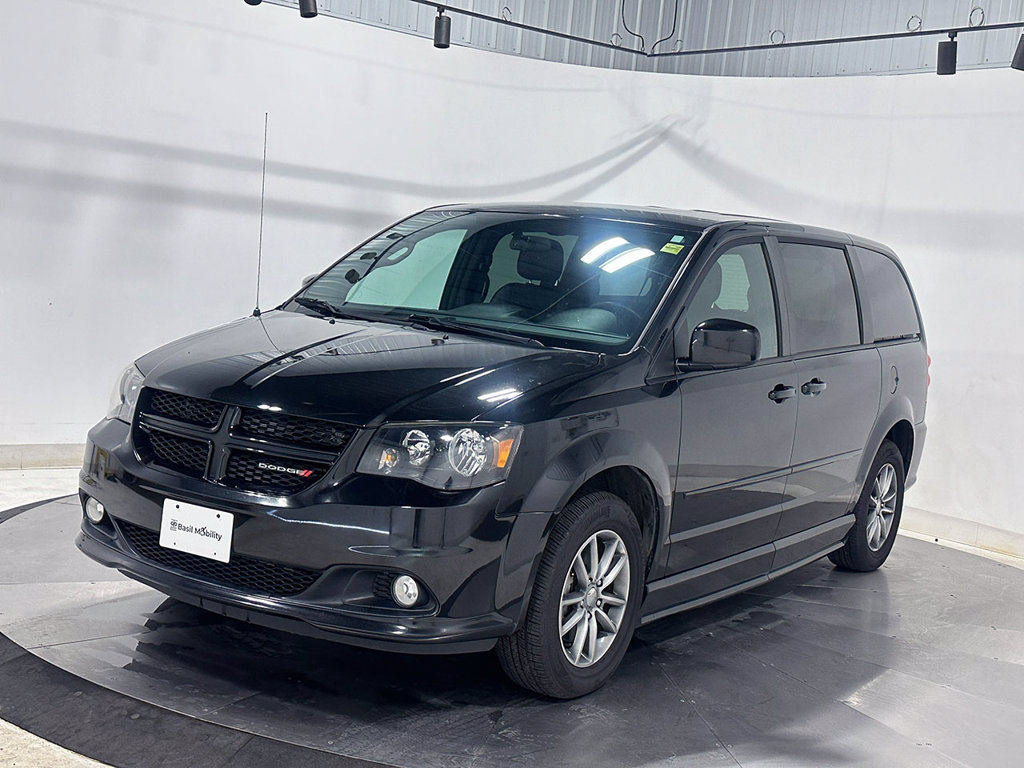 Used 2014 Dodge Grand Caravan R/T w/ Trailer Tow Group FWD image 2