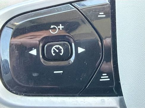 Used 2022 Volvo XC60 B6 Inscription w/ Advanced Package image 42