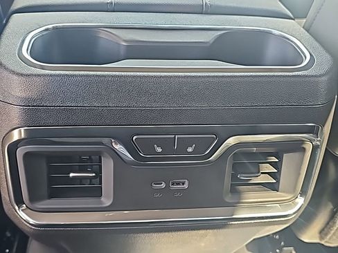 New 2026 GMC Sierra 1500 SLT image 17