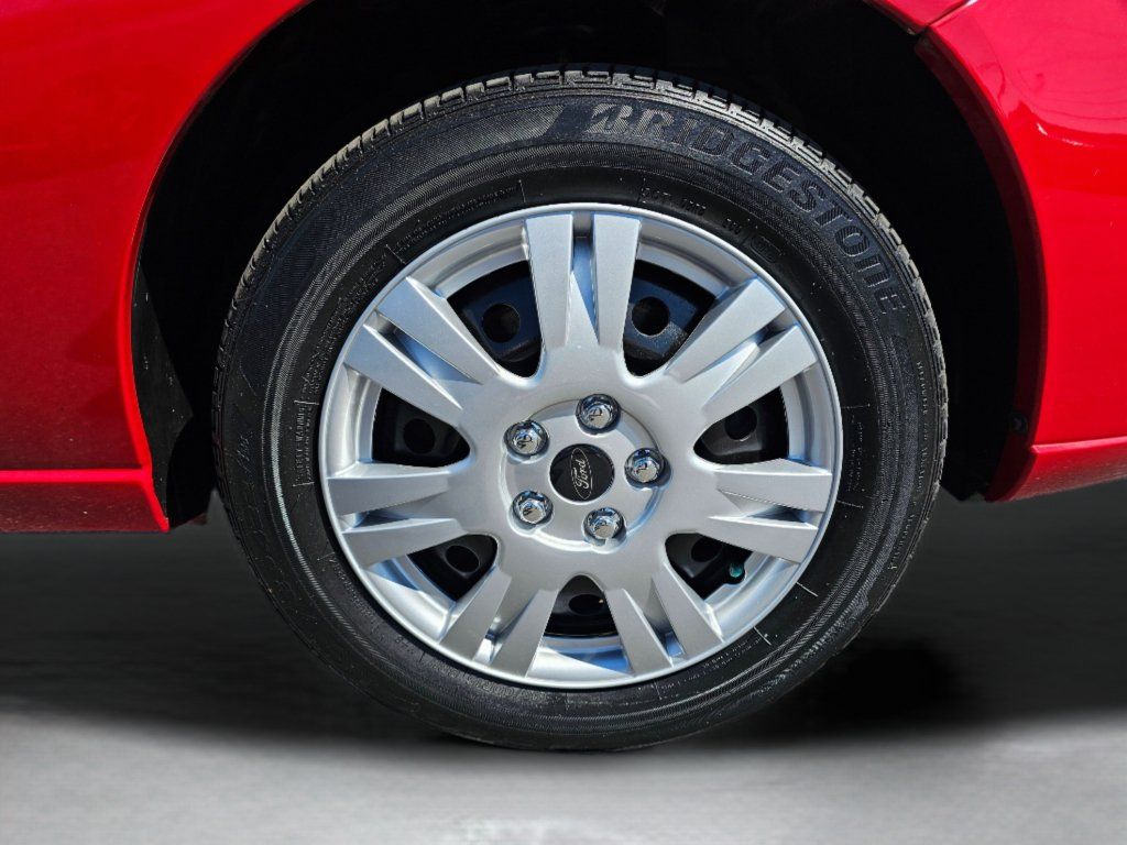 Used 2007 Ford Focus SE FWD image 24