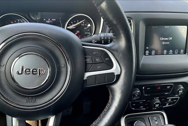 Used 2019 Jeep Compass Latitude w/ Cold Weather Group AWD/4WD image 12