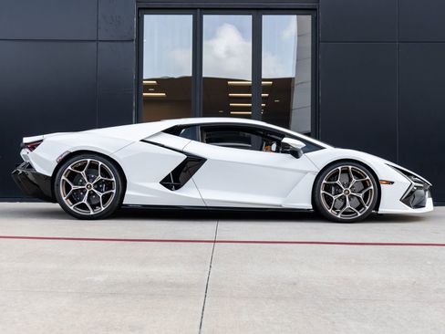 Used 2024 Lamborghini Revuelto AWD/4WD image 11