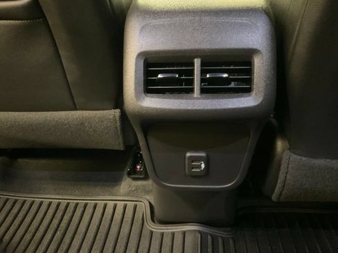 Used 2024 Chevrolet Equinox RS AWD/4WD image 34