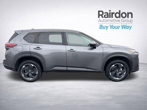 Used 2024 Nissan Rogue SV AWD/4WD image 10