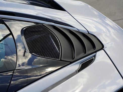 Used 2018 McLaren 720S RWD image 17