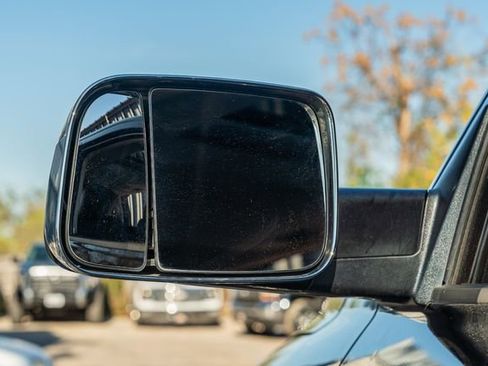 Used 2015 RAM 3500 Laramie w/ Cold Weather Group image 11