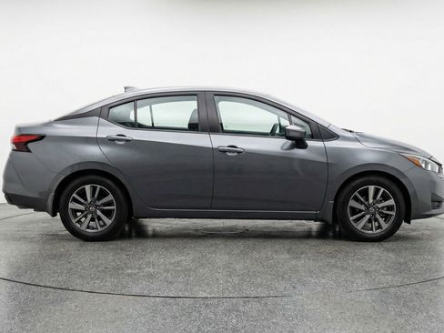 Used 2025 Nissan Versa SV image 11