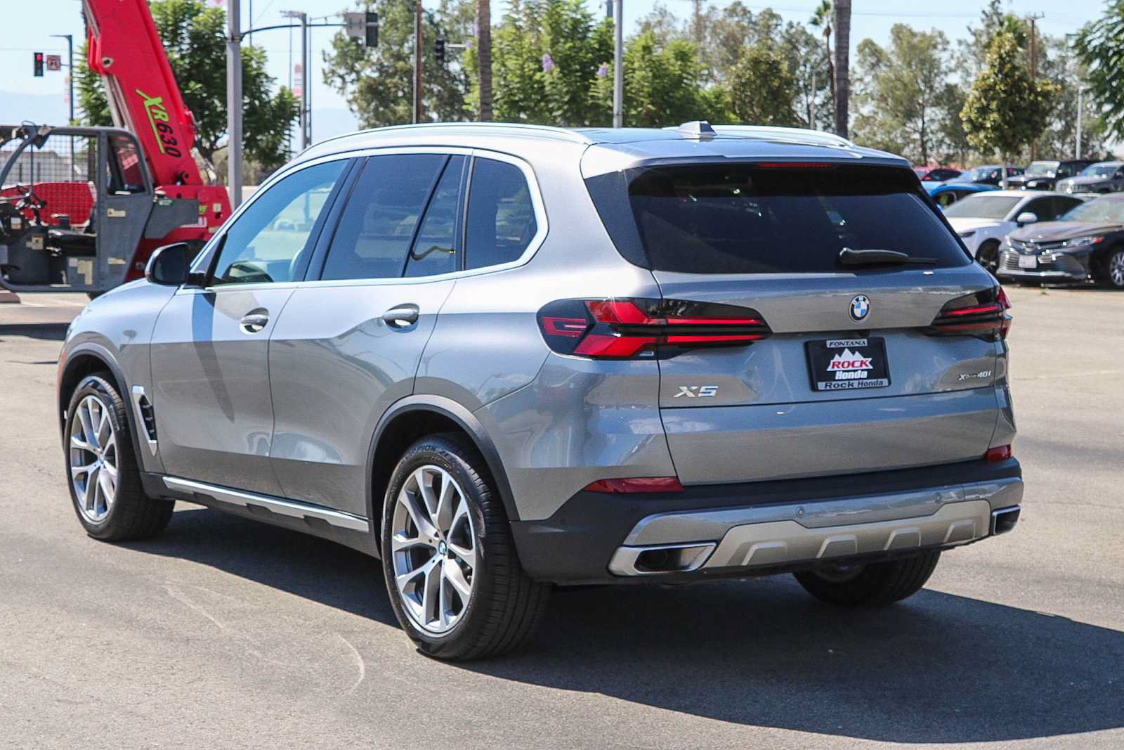 Used 2024 BMW X5 xDrive40i w/ Premium Package AWD/4WD image 8