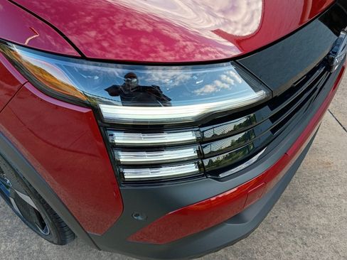 Used 2025 Nissan Kicks SR FWD image 24