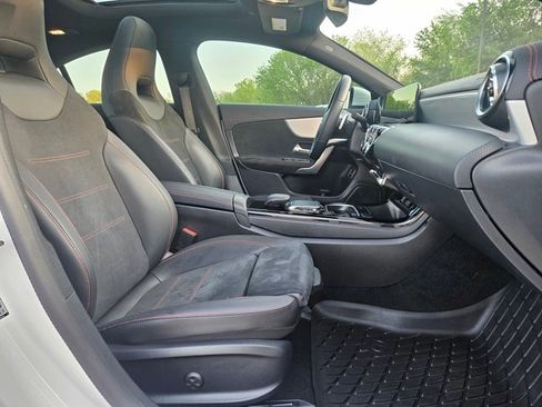Used 2023 Mercedes-Benz CLA 250 image 21
