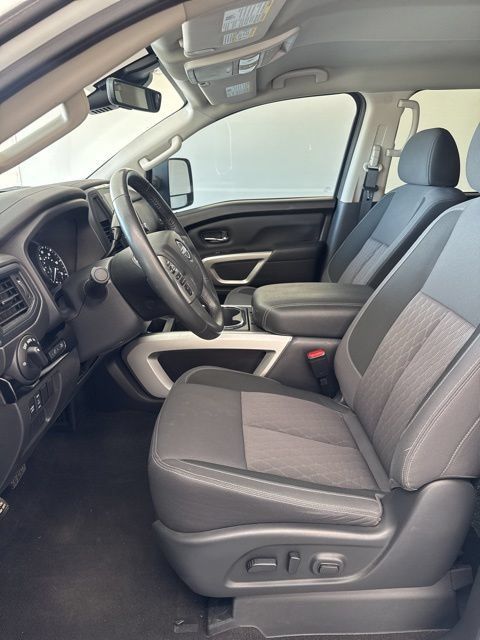 Certified 2024 Nissan Titan SV w/ SV Convenience Package RWD image 16