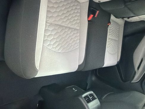 Used 2019 Chevrolet Equinox LS w/ LS Convenience Package FWD image 20