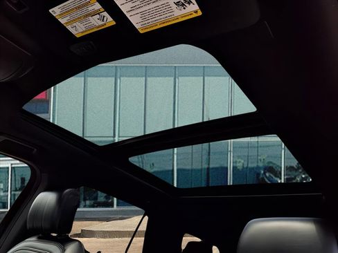 Used 2020 Ford Expedition Limited image 11