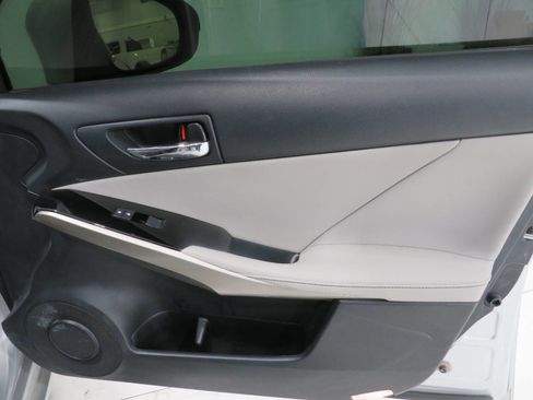 Used 2016 Lexus IS 300 AWD w/ Navigation System Package image 27