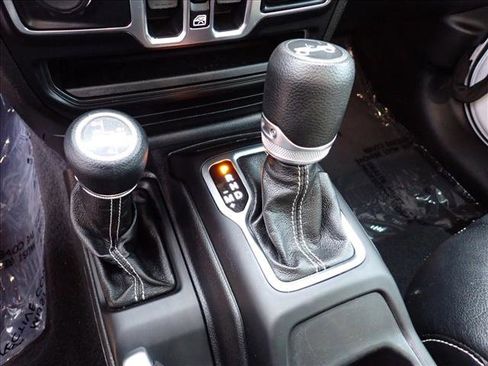 Used 2020 Jeep Wrangler Unlimited Sahara image 16