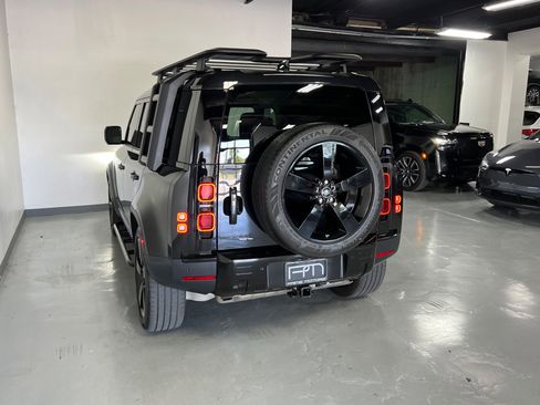 Used 2020 Land Rover Defender 110 HSE image 18