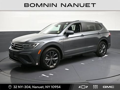 Used 2022 Volkswagen Tiguan SE AWD/4WD image 1