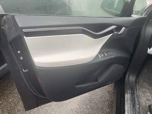 Used 2018 Tesla Model X 100D image 1