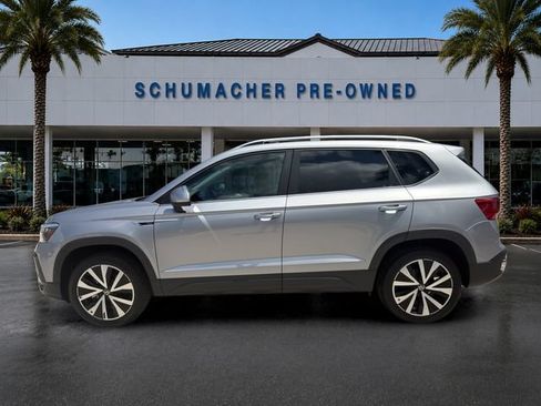 Used 2024 Volkswagen Taos SE FWD image 4