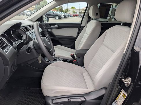 Used 2021 Volkswagen Tiguan S image 2