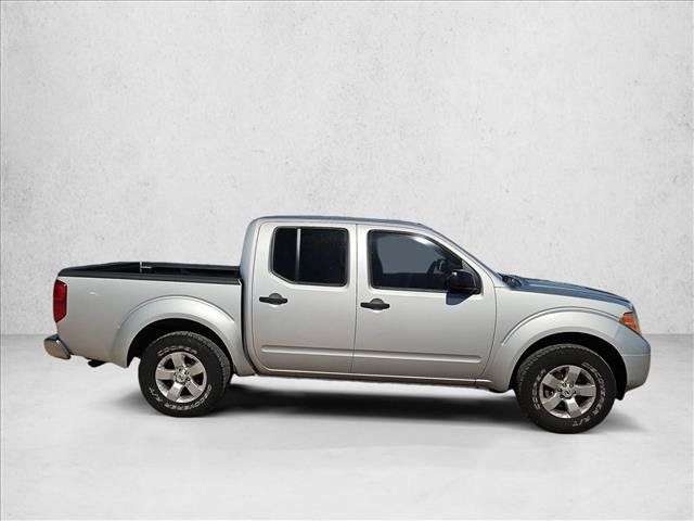 Used 2013 Nissan Frontier SV AWD/4WD image 4