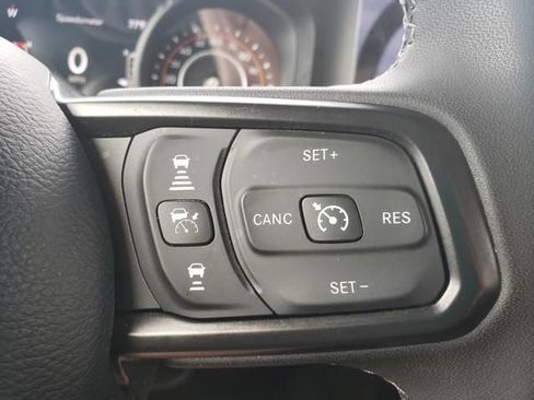 Used 2025 Jeep Gladiator Rubicon w/ Safety Group AWD/4WD image 22