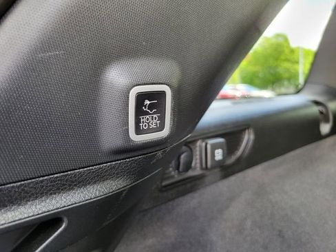 Used 2022 Jeep Grand Cherokee Overland AWD/4WD image 27