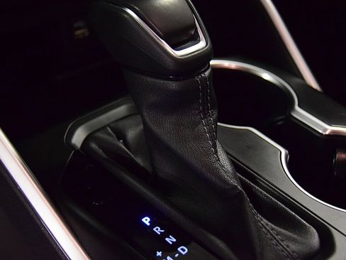 Used 2023 Toyota Highlander XLE image 25