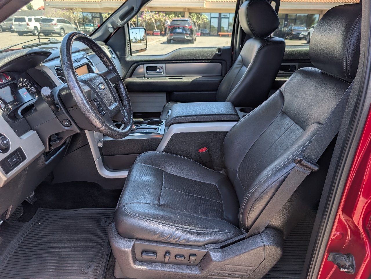 Used 2014 Ford F150 FX4 w/ Equipment Group 402A Luxury AWD/4WD image 2