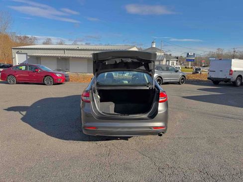 Used 2018 Ford Fusion S image 29