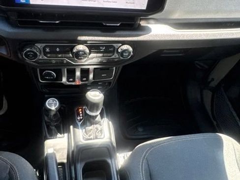 Used 2026 Jeep Wrangler Sport AWD/4WD image 33