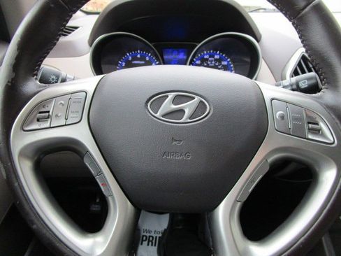 Used 2012 Hyundai Tucson Limited image 17